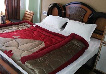 Hotel Mansarovar Banjār Екстериор снимка