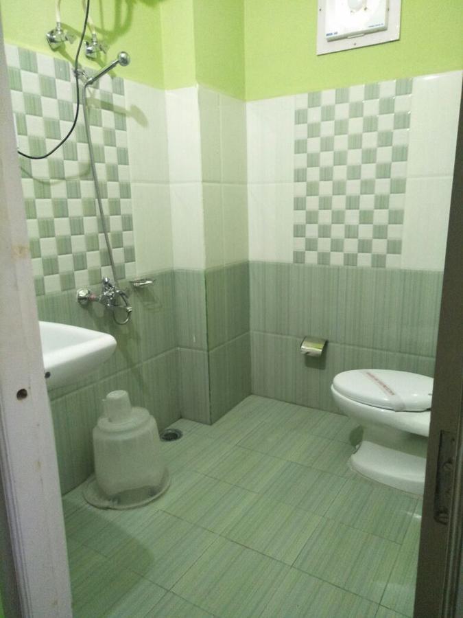 Hotel Mansarovar Banjār Екстериор снимка