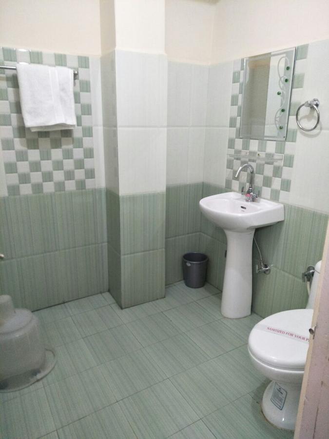 Hotel Mansarovar Banjār Екстериор снимка